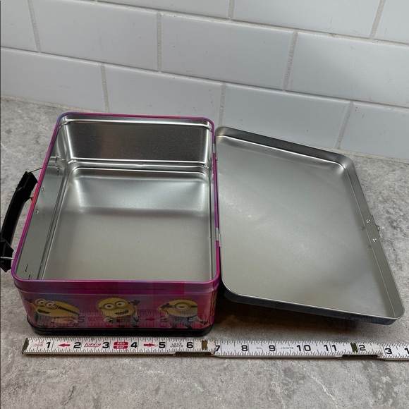 Minions Dance Lunchbox. Like New - Picture 6 of 7